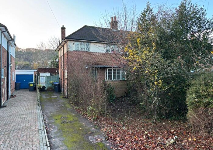 3 Bedroom Semi Detached House For Sale In Findon Road, Worthing, BN14