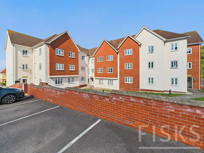 3 Bedroom Apartment For Sale In London Road, Benfleet, SS7