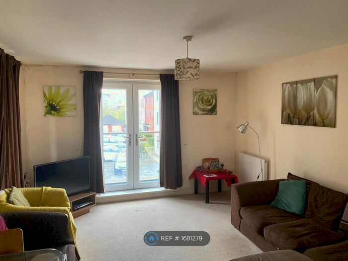 2 Bedroom Flat To Rent In Sinclair Drive, Basingstoke, RG21