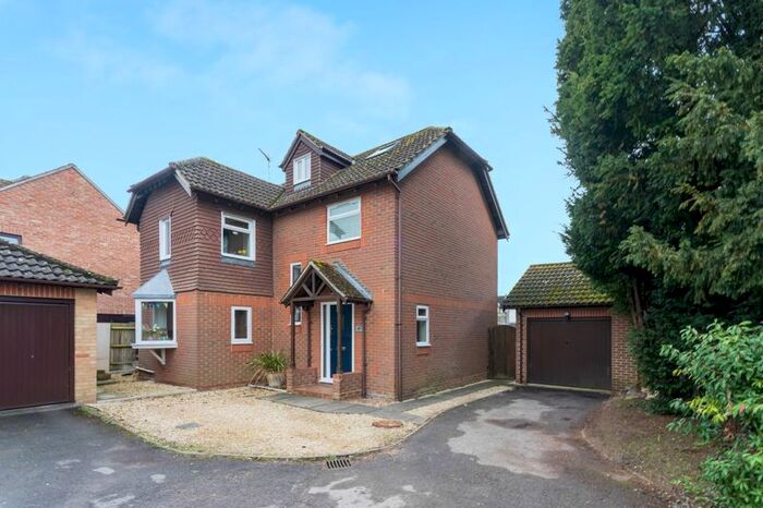 4 Bedroom Detached House For Sale In Limetrees, Chilton, Didcot, OX11
