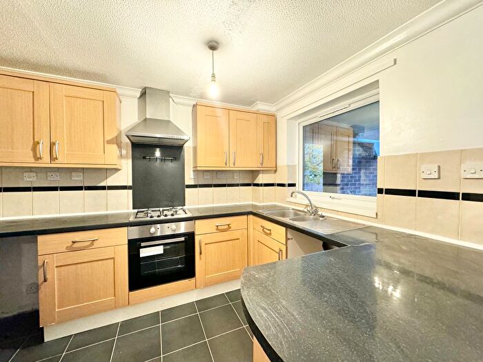 2 Bedroom Flat To Rent In Mountbatten Court, Ipswich, IP1
