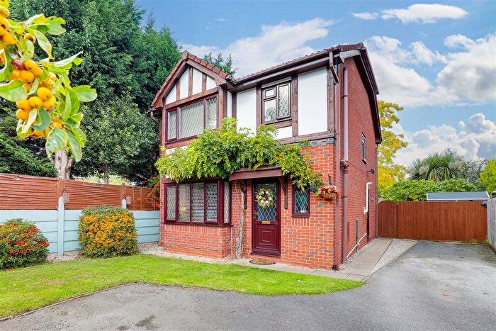 3 Bedroom Detached House For Sale In Elgar Drive, Long Eaton, Nottinghamshire, NG10