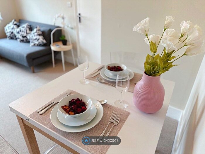 1 Bedroom Flat To Rent In Horn Lane, London, W3