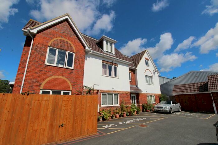 2 Bedroom Flat To Rent In Wimborne Road East, Ferndown, BH22
