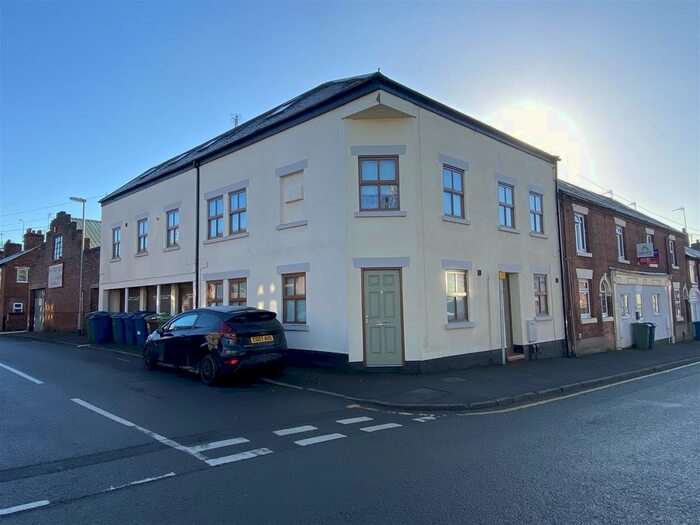 2 Bedroom Town House To Rent In Oulton Road, Stone, ST15