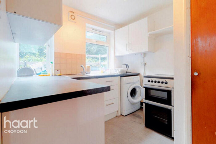 1 Bedroom Flat To Rent In Birdhurst Rise, South Croydon, CR2
