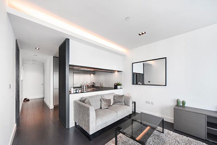 1 Bedroom Flat To Rent In Amory Tower, Marsh Wall, E14