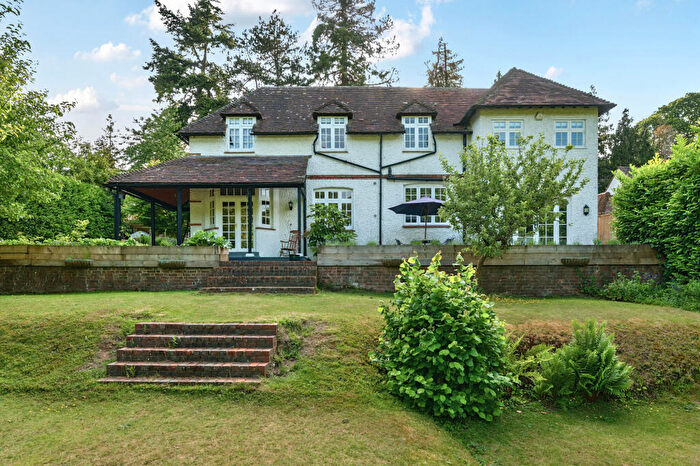 5 Bedroom House For Sale In Churt Road, Hindhead, GU26