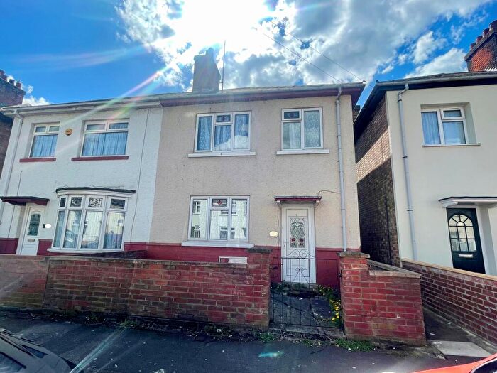 3 Bedroom Semi-Detached House To Rent In Belham Road, Peterborough, PE1