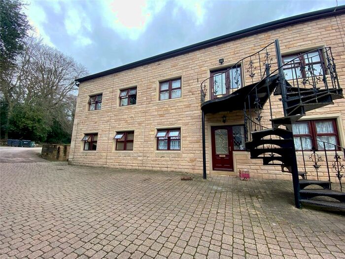 2 Bedroom Flat To Rent In Woodleigh Hall Mews, Rawdon, Leeds, West Yorkshire, LS19