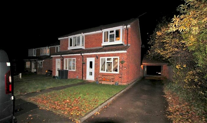 2 Bedroom Semi-Detached House To Rent In Beeston Drive, Cheshunt, Waltham Cross EN8