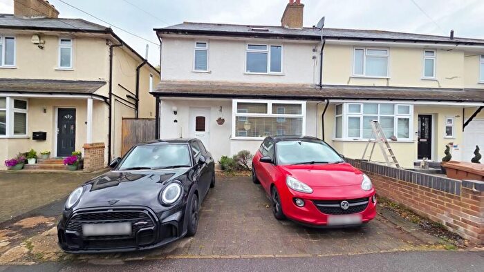 4 Bedroom Semi-Detached House For Sale In Tredegar Road, Dartford, DA2