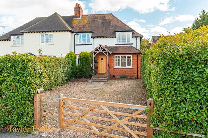4 Bedroom Semi-Detached House For Sale In Clusterbolts, Stapleford, Hertford, SG14