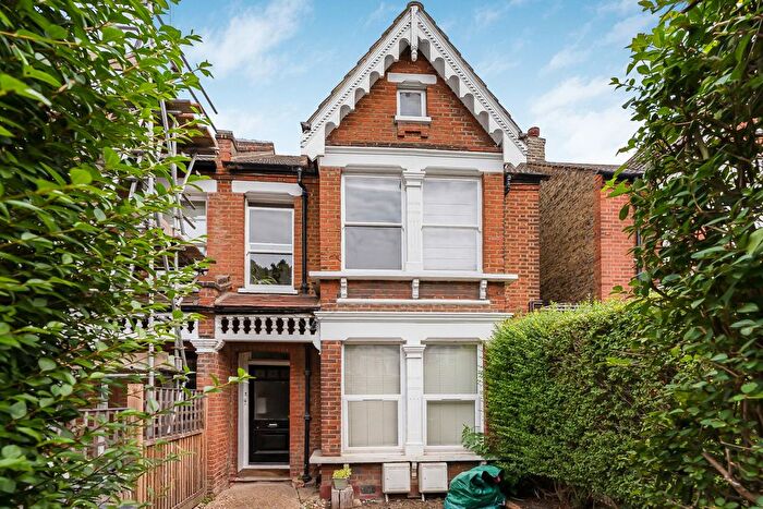 3 Bedroom Flat For Sale In Clive Road, London, SE21