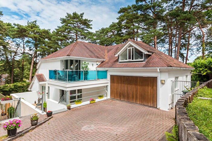 4 Bedroom Detached House For Sale In Pinewood Road, St Ives, Ringwood, BH24