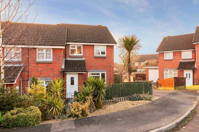 2 Bedroom End Of Terrace House To Rent In Manley Road, Bursledon, SO31