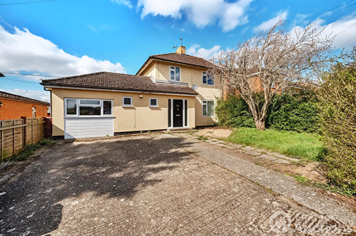 5 Bedroom Semi-Detached House For Sale In Moat Close, Bramley, Tadley, RG26