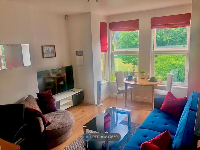 1 Bedroom Flat To Rent In London Road, High Wycombe, HP11