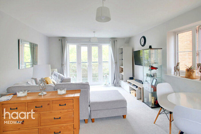 2 Bedroom Apartment For Sale In Sealand Drive, Rochester, ME2