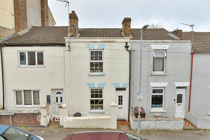 2 Bedroom Terraced House For Sale In Britton Street, Gillingham, Kent, ME7