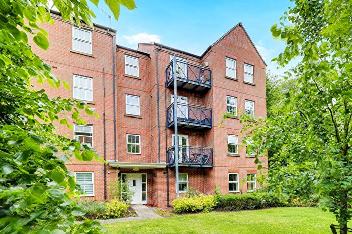 2 Bedroom Flat For Sale In Wenlock Drive, West Bridgford, NG2