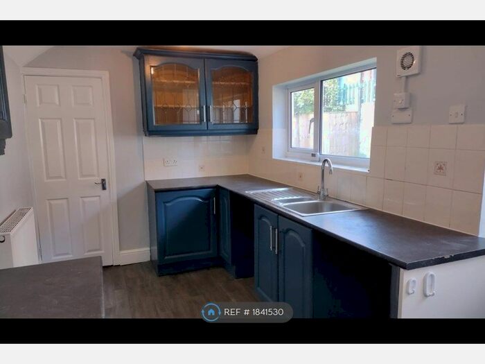 4 Bedroom Semi-Detached House To Rent In Ropery Road, Gainsborough, DN21