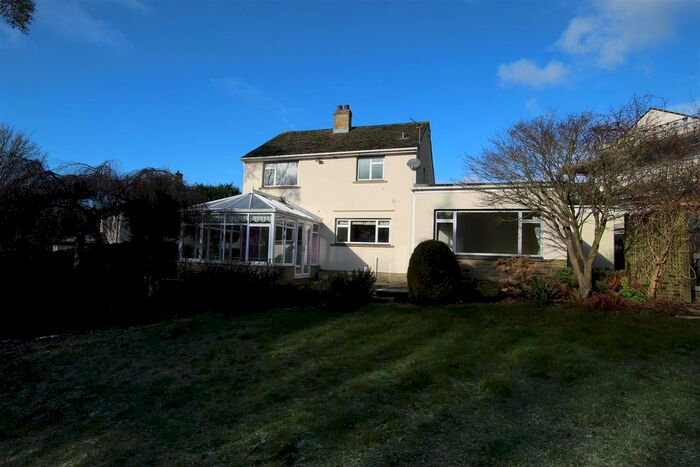 4 Bedroom Detached House To Rent In Walker Wood, Baildon, Shipley, West Yorkshire, BD17