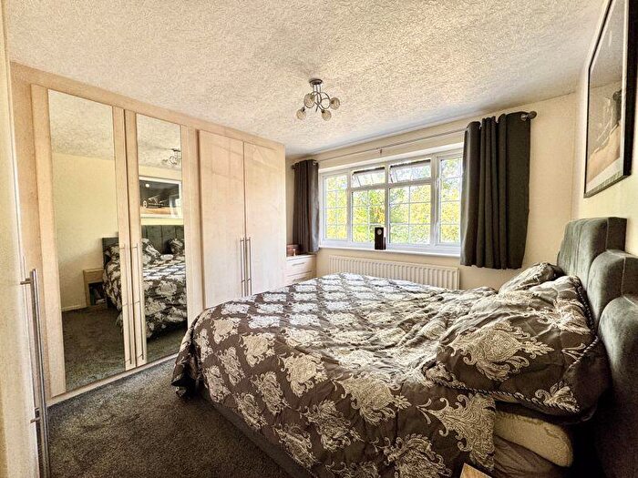 4 Bedroom Detached House For Sale In Walmley Road, Sutton Coldfield, B76