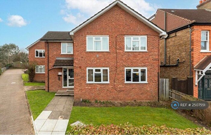 1 Bedroom Flat To Rent In The Oaks, Sutton, SM1