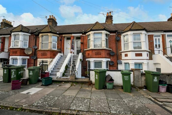 2 Bedroom Flat To Rent In Riverdale Road, Erith, DA8