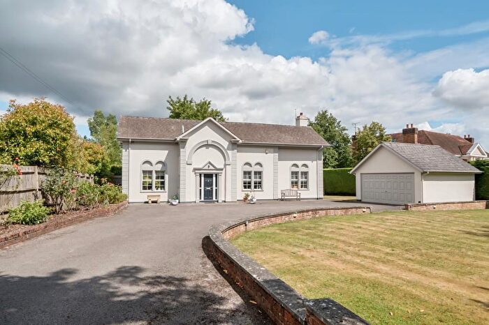 4 Bedroom Detached House For Sale In Totteridge Common, London, N20