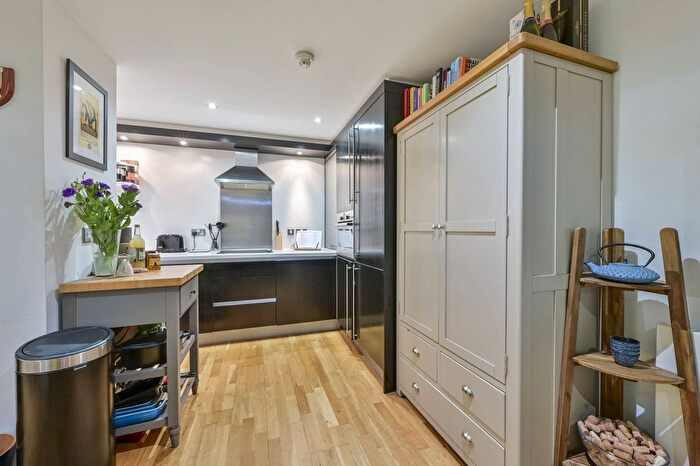 2 Bedroom Flat To Rent In Lacy Road, Putney, London, SW15