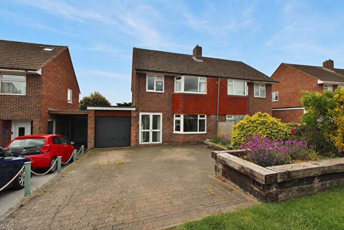 3 Bedroom Semi-Detached House For Sale In Oxford Close, Fareham, PO16