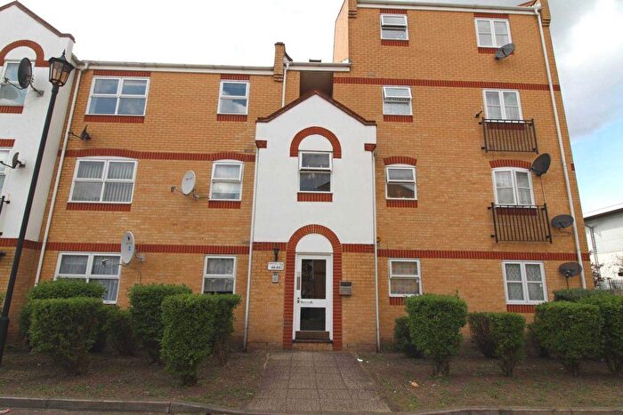 2 Bedroom Flat To Rent In Aaron Hill Road, Beckton, E6