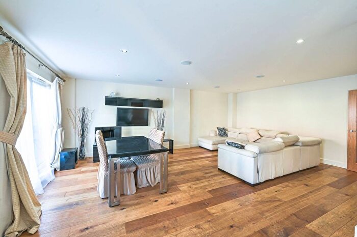 2 Bedroom Flat To Rent In Croft House, Colindale, London, NW9