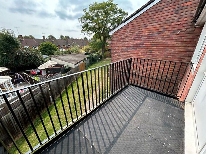 1 Bedroom Flat To Rent In Sevenoaks Close, Romford, RM3