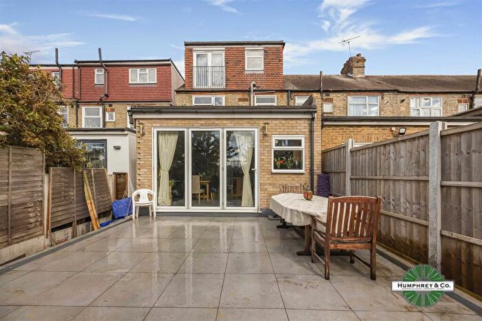 4 Bedroom End Of Terrace House For Sale In Wadham Avenue, London, E17