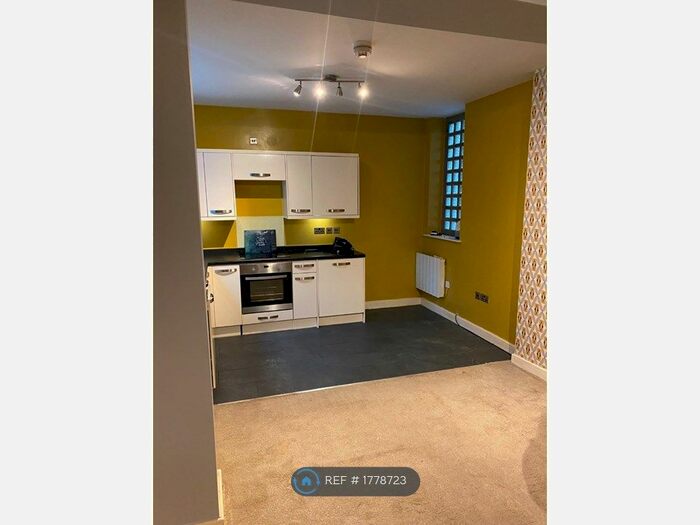 2 Bedroom Flat To Rent In Ravenscliffe Road, Stoke-On-Trent, ST7