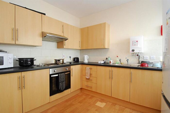2 Bedroom Apartment To Rent In Gilwell Street, Flat, Plymouth, PL4
