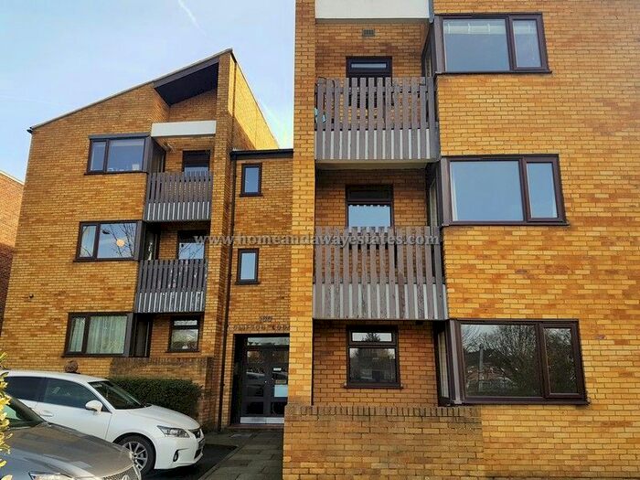 2 Bedroom Flat To Rent In Clifton Lodge, Oakleigh Road South, Friern Barnet, N11
