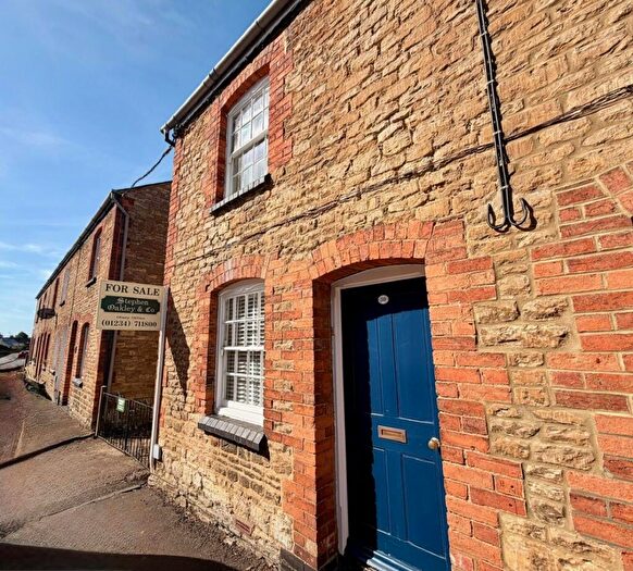 2 Bedroom End Of Terrace House For Sale In Warwick Terrace, East Street, Olney, MK46