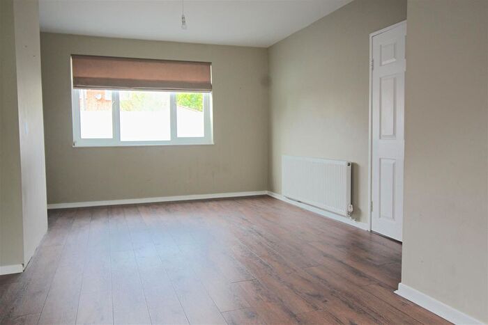 2 Bedroom End Of Terrace House To Rent In Hazeldene Road, Sheldon, Birmingham, B33