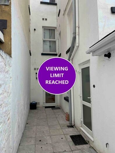 1 Bedroom Flat To Rent In Clampet Lane, Teignmouth, TQ14