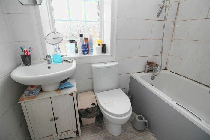 3 Bedroom Terraced House For Sale In Ramsey Street, Bradford, BD5
