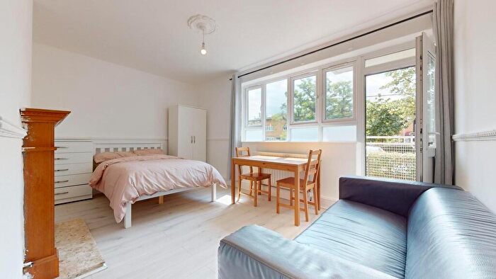 3 Bedroom Flat To Rent In Pacific House, E1