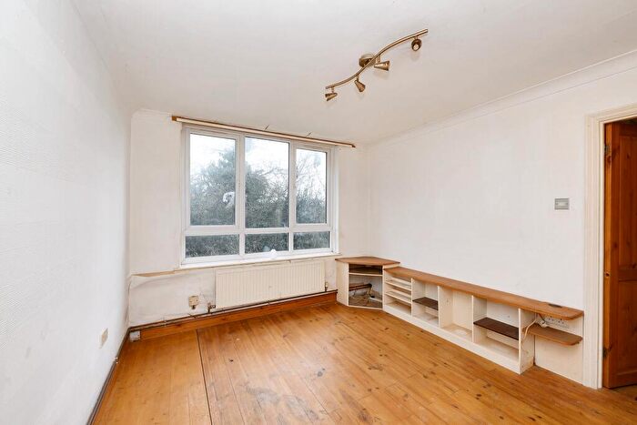 1 Bedroom Flat For Sale In Moorfield, Harlow, CM18