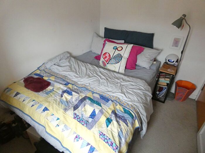1 Bedroom Flat To Rent In Elizabeth Square, London, SE16