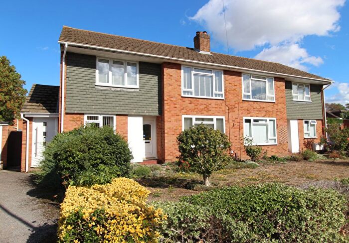 2 Bedroom Maisonette For Sale In Havers Avenue, Walton-On-Thames, KT12