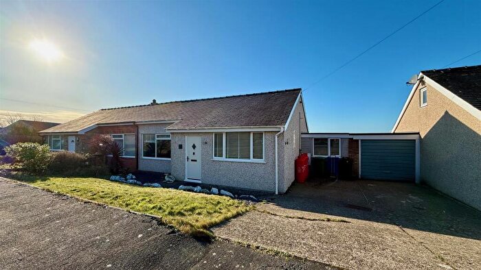 3 Bedroom Bungalow For Sale In Bro Enddwyn, Dyffryn Ardudwy, LL44
