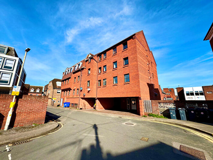 2 Bedroom Flat To Rent In Hall House, Hall Street, Chelmsford, CM2